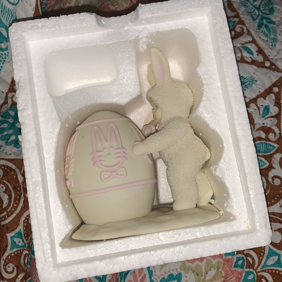 Snowbabies SPRINGTIME STORIES OF THE SNOWBUNNIES “I’LL COLOR THE EASTER EGG” - Picture 3 of 7